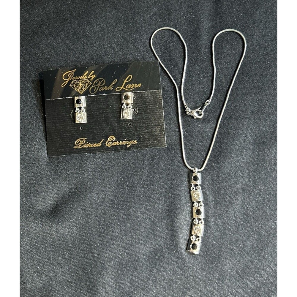 Vintage Park Lane Silver Tone Pendant Necklace And Pierced Earrings J86